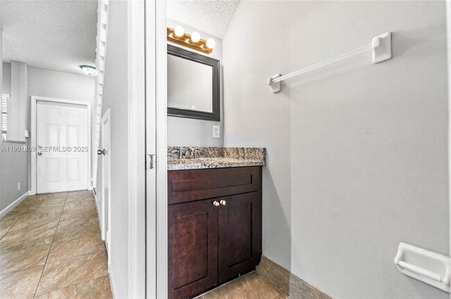 Building Photo - 4990 Palmbrooke Cir