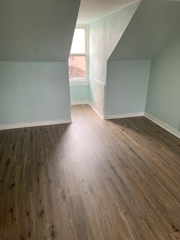 Building Photo - 142 S Union St