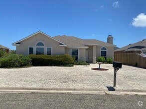 Building Photo - 15810 Vincent Dr