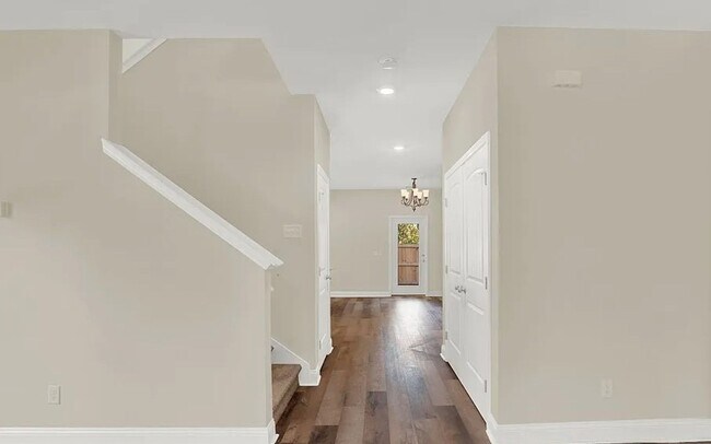 Foto del edificio - Renovated 2 story home located in the heart of Richmond Hill