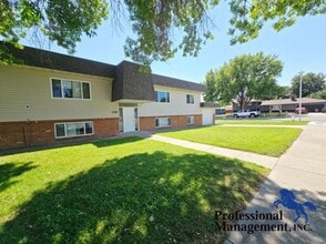 Building Photo - 1361 Easy St