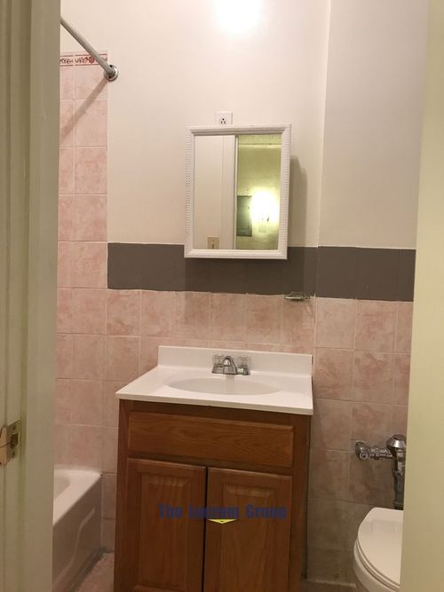 Foto del edificio - 220 E 18th St