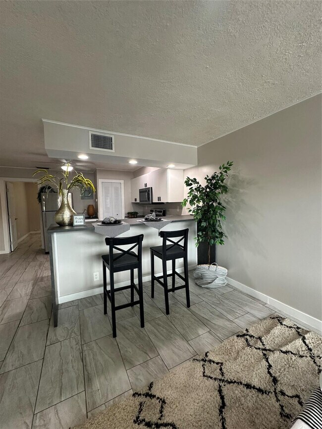 Foto del edificio - 2175 NE 56th St