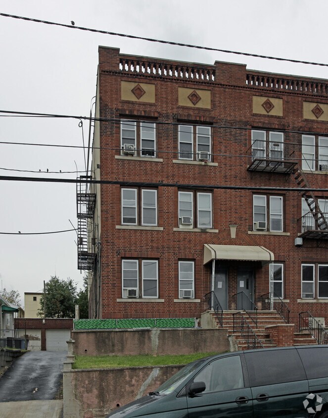 196 Seaview Ave, Jersey City, NJ 07305 Apartments in Jersey City, NJ