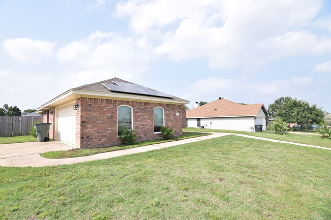 Building Photo - 4101 Windwood Dr