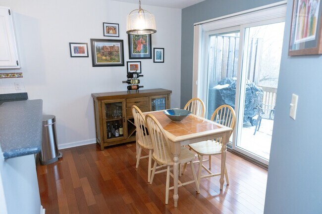 Kitchen Table - 83 Whitetail Dr