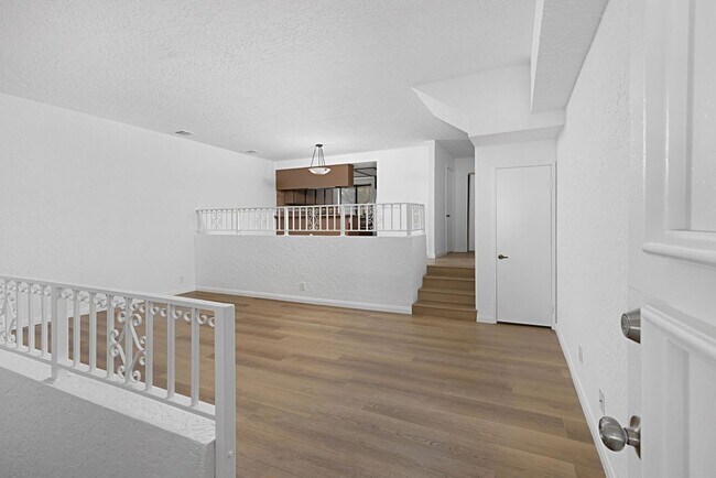 Foto del edificio - 697 E California Blvd