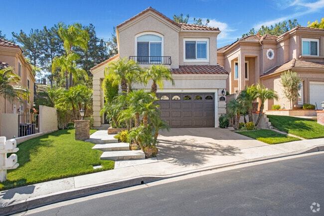 Lccated in the prestigious guard gated community of Dove canyon - 35 Inverary