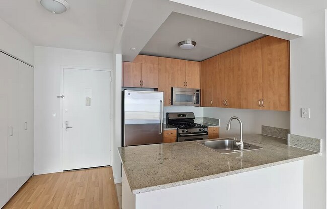 Building Photo - 344 W 52nd St