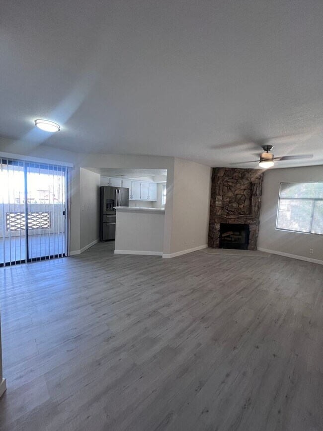 Foto del edificio - The Enclaves 3 bed 2 bath Upgraded Condo!