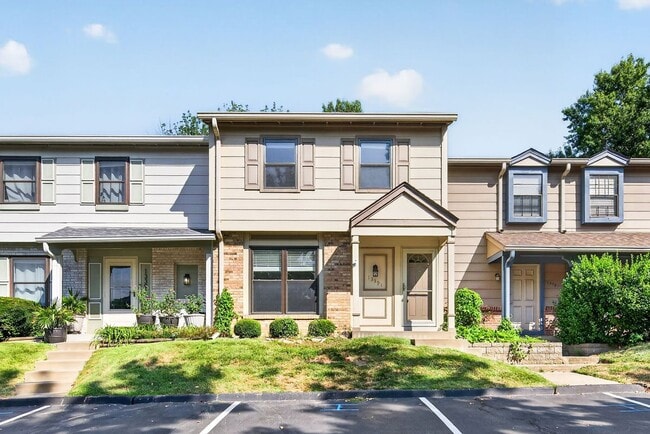 Building Photo - 13391 Hiddendale Ln