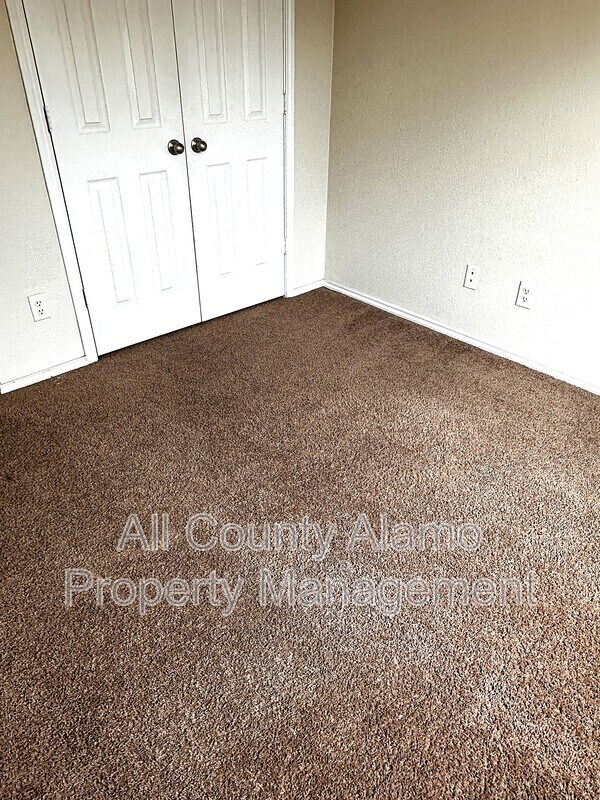 Building Photo - 10611 Mathom Landing