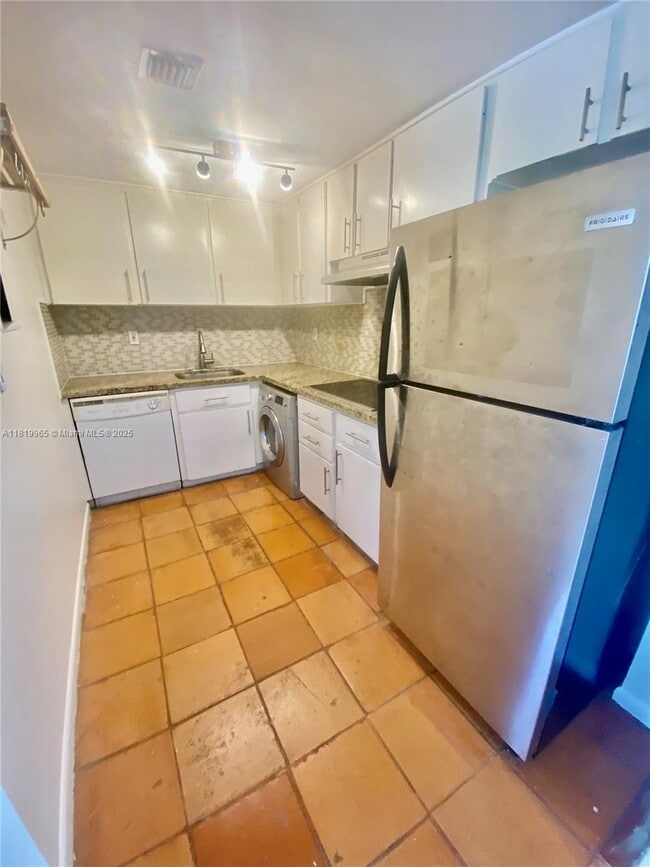 Building Photo - 1342 Drexel Ave