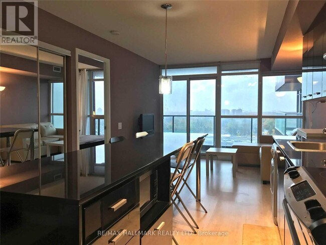 Building Photo - 19-1719 Singer Ct