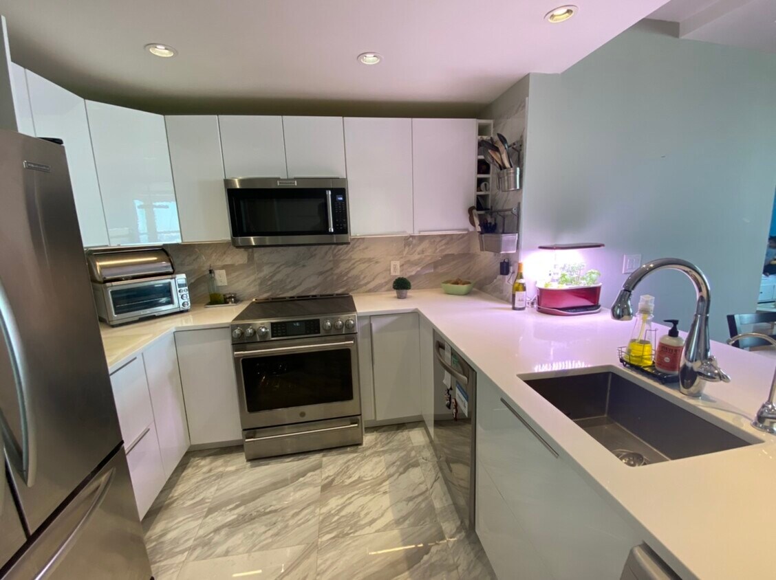 88 St, Jersey City, NJ 07302 Condo for Rent in Jersey City, NJ