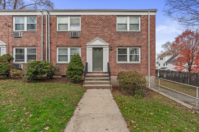 Building Photo - 66 Blachley Rd