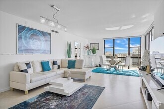 Building Photo - 3675 N Country Club Dr