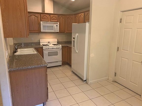 Building Photo - 17904 Ruggles Ct