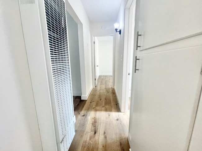 Foto del edificio - 4341 W 169th St