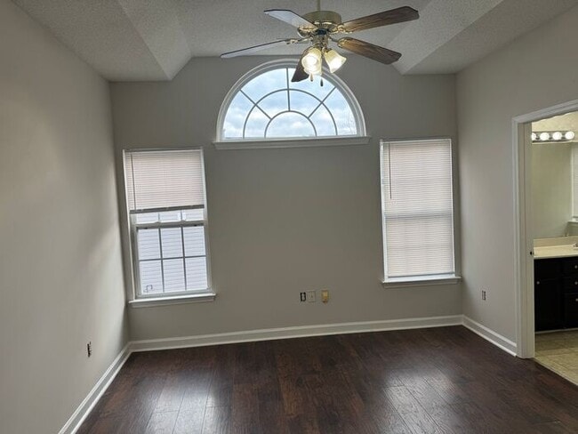 Building Photo - Great 3 bedroom with garage!