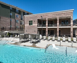 Building Photo - Aventine Huntersville