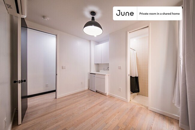 Foto del edificio - Room in Shared 4 bed/4 bath home in Ditmas Park