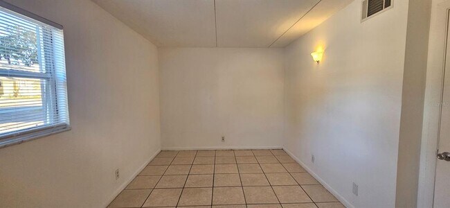 Foto del edificio - 302 Spg Gdn Ave S