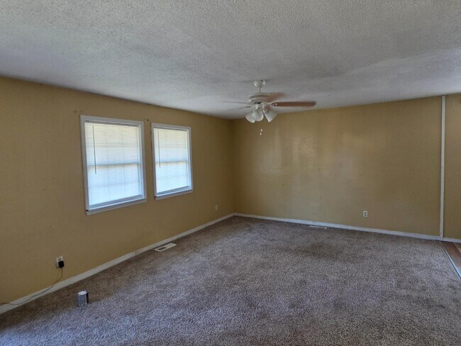 Building Photo - 329 S Layton Ave