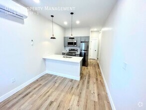 Building Photo - 1464 N Wilton St