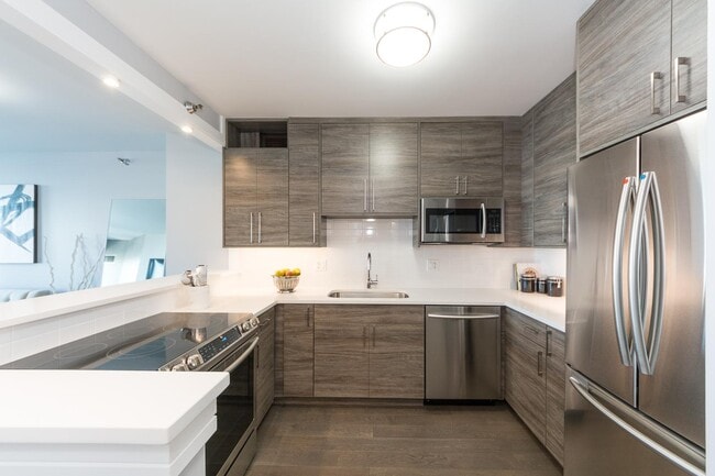 Building Photo - 400 N La Salle Dr