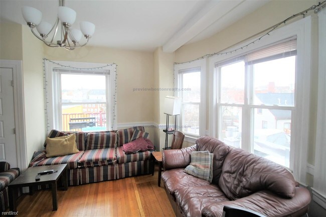 Foto del edificio - 328 Washington St