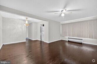 Building Photo - 2321 Altamont Pl SE