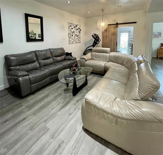 Foto del edificio - 7022 Edgemere Terrace
