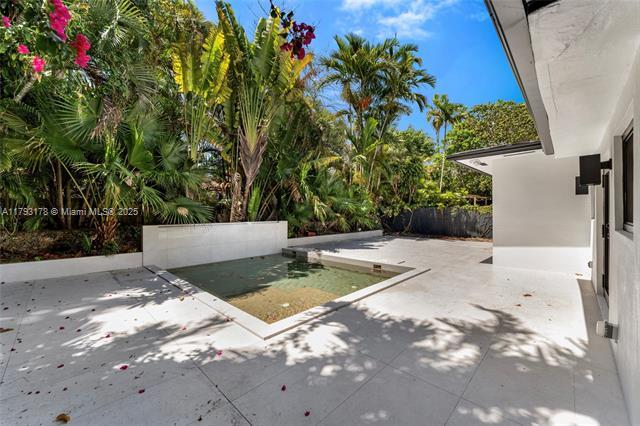 Foto del edificio - 5736 SW 35th St