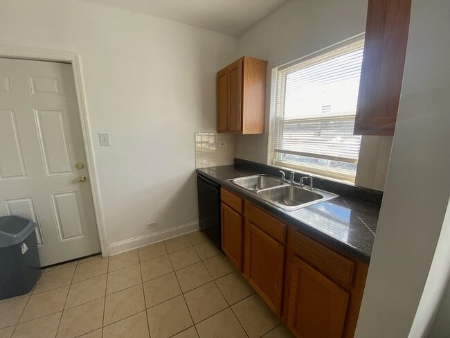 Foto del edificio - 2419 N Oak Park Ave