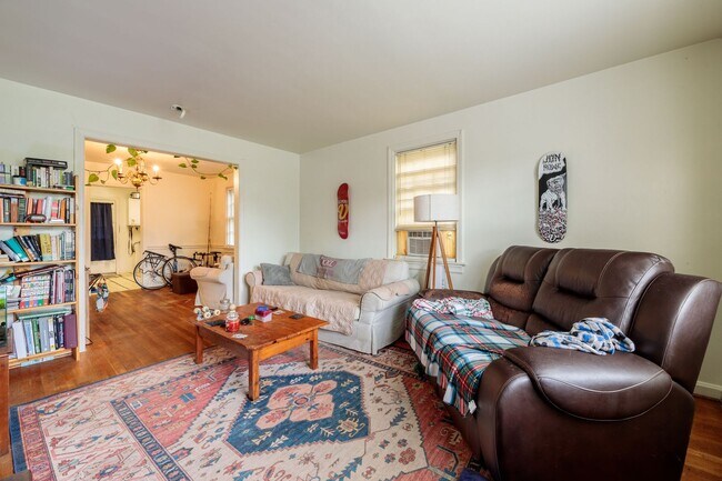 Foto del edificio - 3417 Floyd Ave