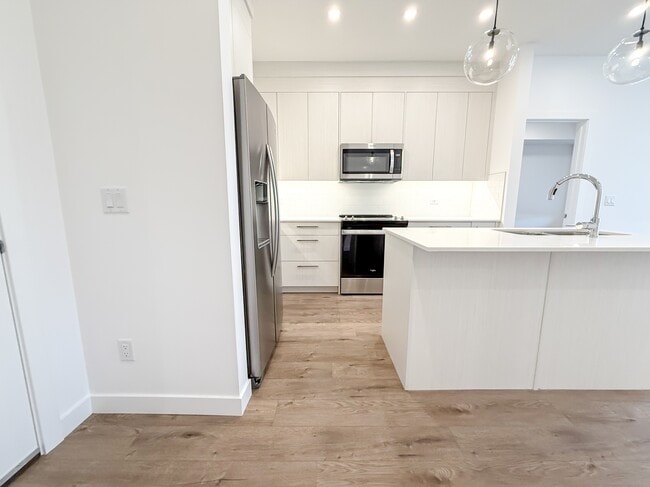 Building Photo - 6 Merganser Dr W