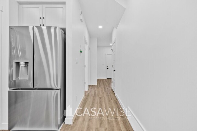 Photo du bâtiment - 17314-1736a 6a St NE