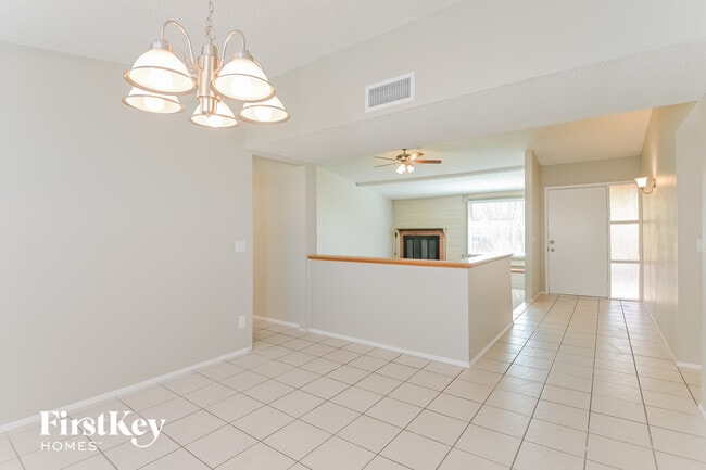 Foto del edificio - 9801 E Domenic Ln