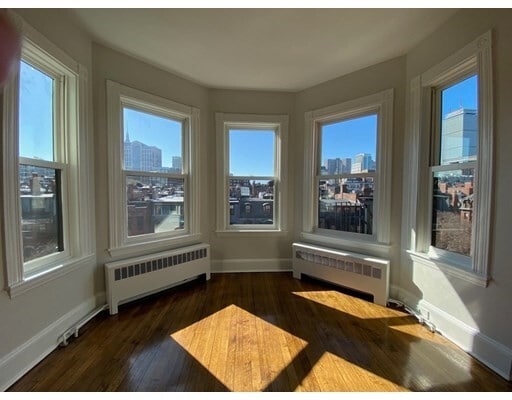Building Photo - 133 Marlborough St
