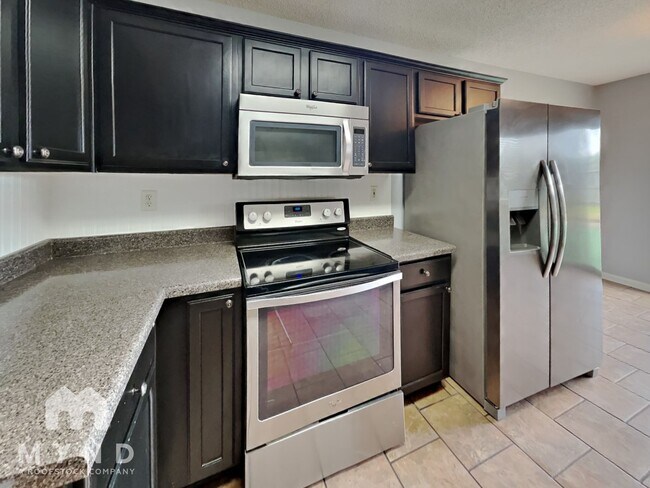 Foto del edificio - 170 Rolling Oaks Dr