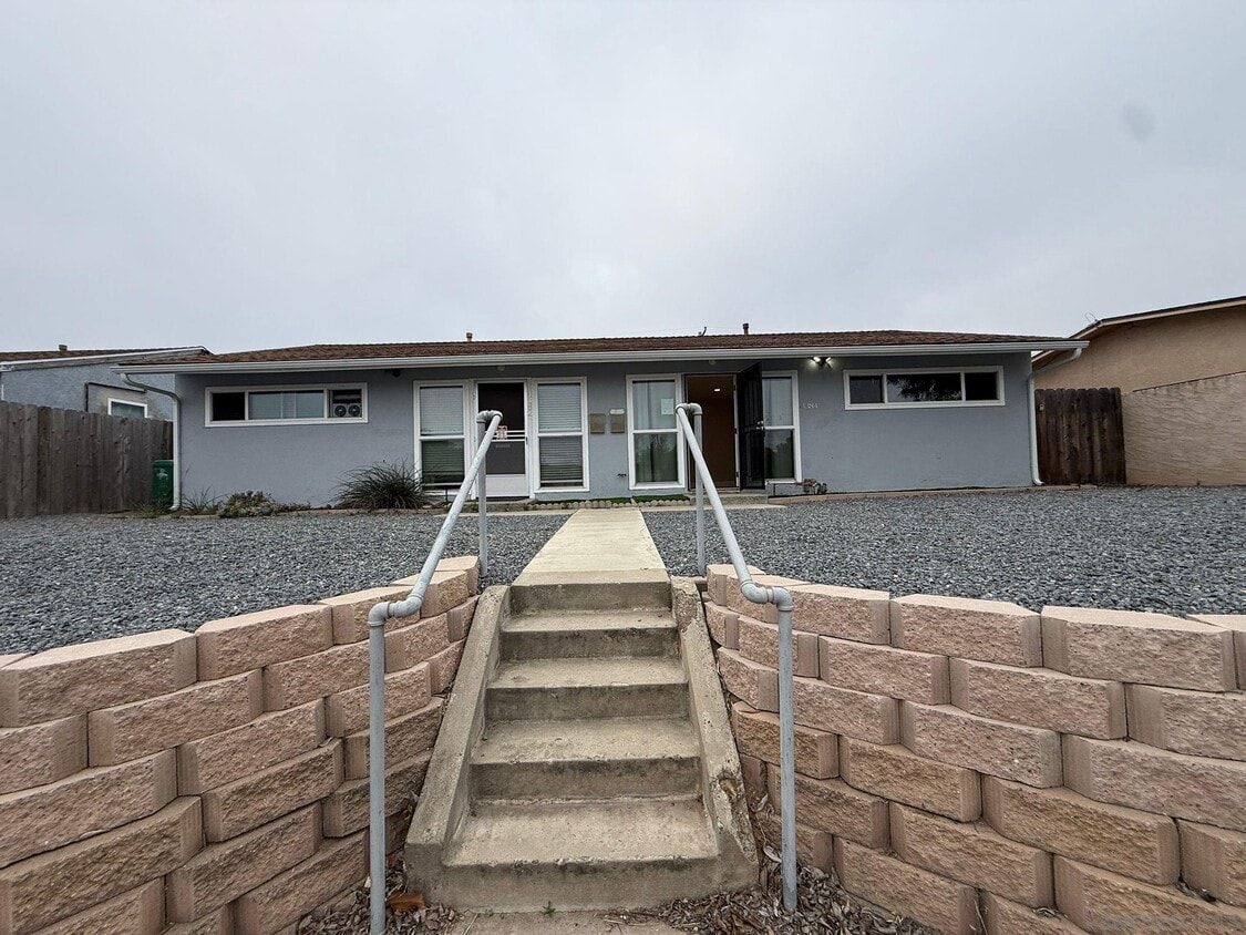Primary Photo - 4384 Clairemont Dr