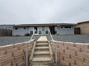 Building Photo - 4384 Clairemont Dr