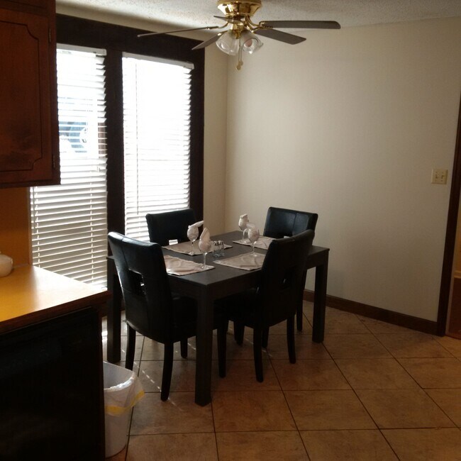 Foto del edificio - 3473 Ridgecrest Dr