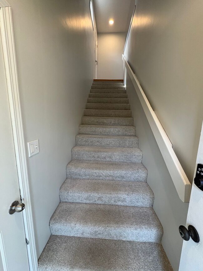 Foto del edificio - 3 Bed, 2 Bath Condo Off West Green Meadows