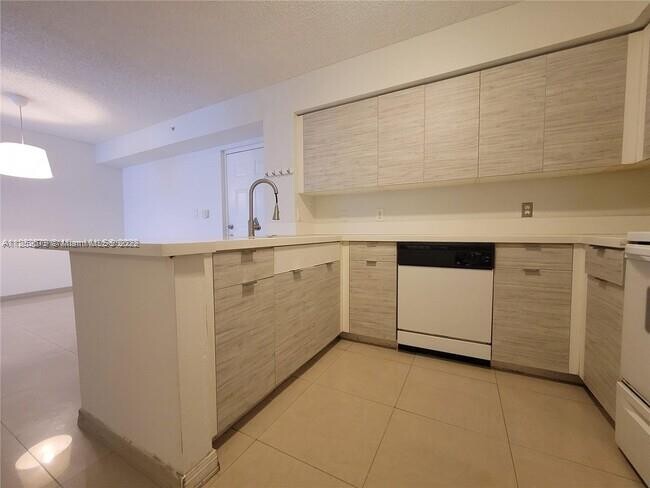 Foto del edificio - 4540 NW 107th Ave