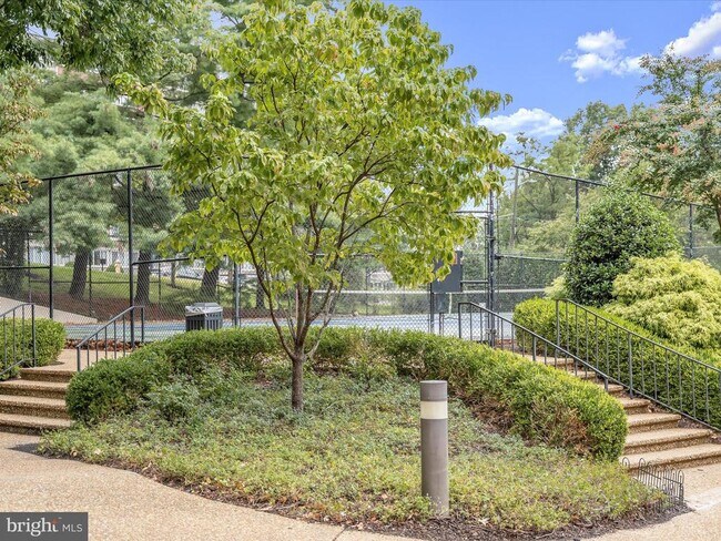 Foto del edificio - 5500 Holmes Run Pkwy