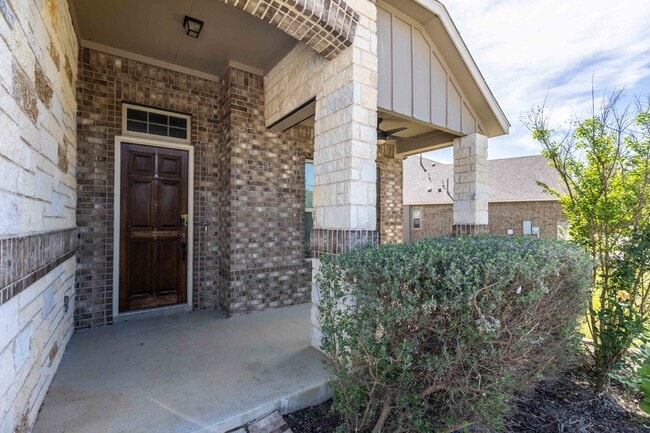 Building Photo - 10613 Far Reaches Ln