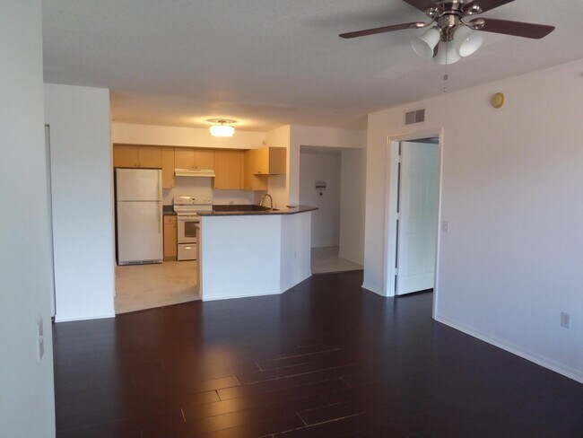 Building Photo - 409 Villa Cir