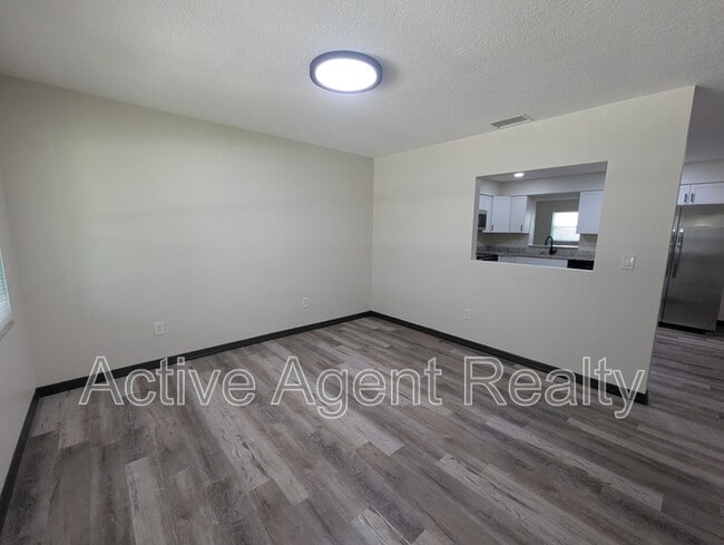 Foto del edificio - 935 NE 5th Terrace
